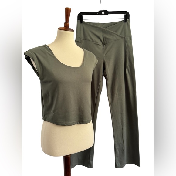 Danskin Pants - Danskin Olive Green Women's Straight Leg Pants & Sleeveless Top Crop Set Size L